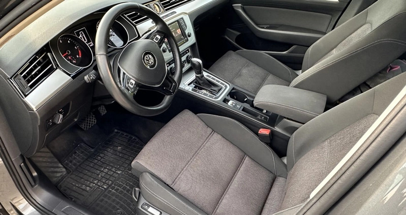 Volkswagen Passat cena 70900 przebieg: 119500, rok produkcji 2017 z Ostrzeszów małe 277